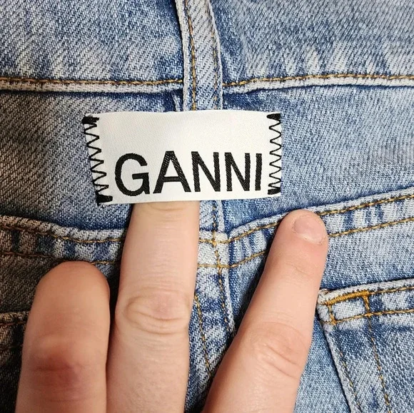 NWT GANNI classic denim slit jeans.Size 28X32.